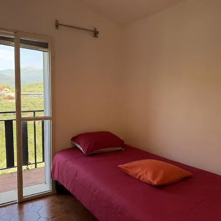 Host4u - Retreat Zerbo Viesci, 15 Minutes From Sea Hébergement de vacances